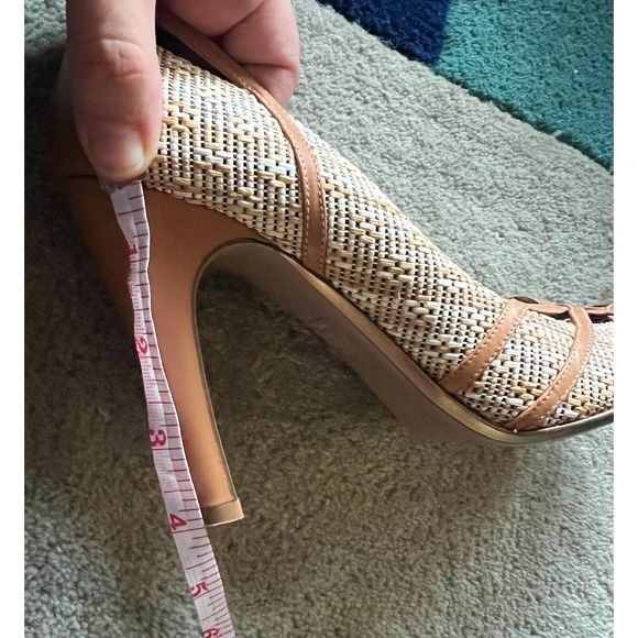 Ferragamo pumps purchased in Italy. Vintage Designer high heels, sz 7.5 - Picture 5 of 12